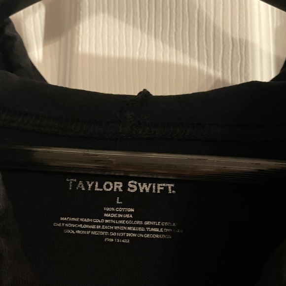 RARE Taylor Swift reputation spirit jersey in size large! - Picture 2 of 3